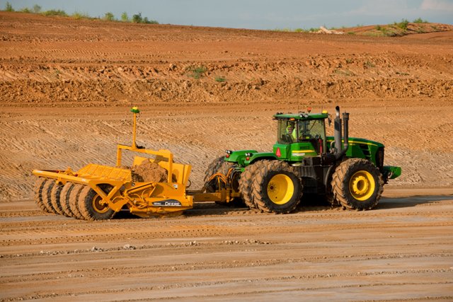 New Deere Releases Aid Surface Water Management, Implement Guidance